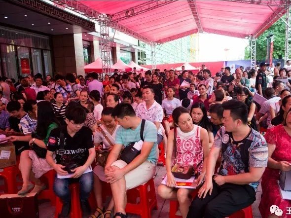 Cmp(冠军)官网 - 西甲希洪竞技主赞助商